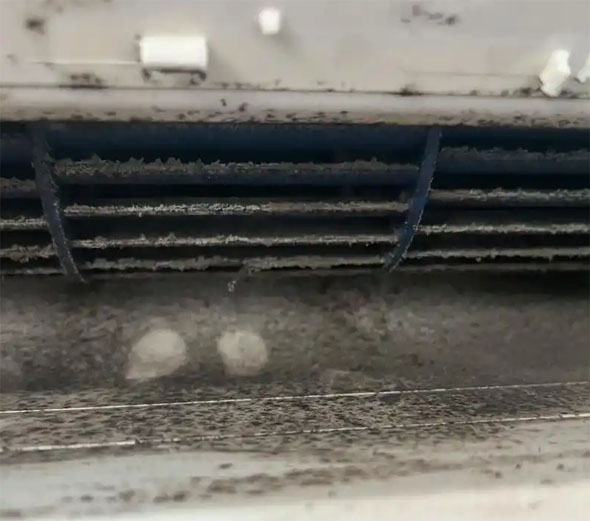 石林空调吹的风有股烧焦味是怎么回事